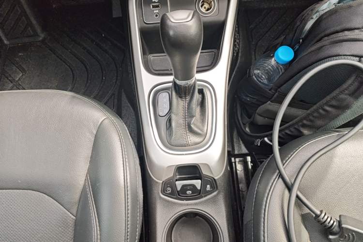Used Jeep Compass 2017 200T Automatic Family Edition Gear Lever