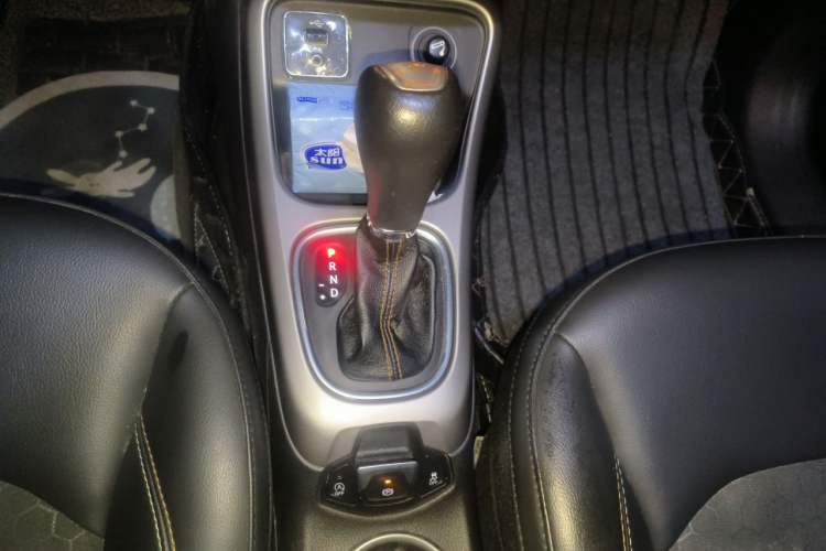 Used Jeep Compass 2017 200T Automatic Enjoyment Version Gear Lever