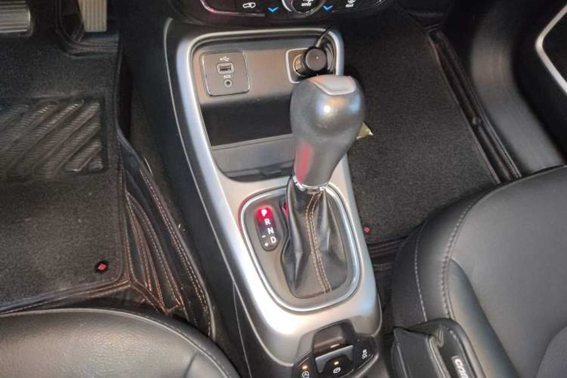 Used Jeep Compass 2017 200T Automatic Family Edition Gear Lever