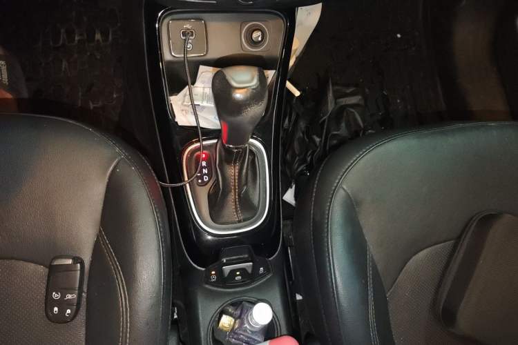 Used Jeep Compass 2017 200T Automatic Prestige Edition Gear Lever
