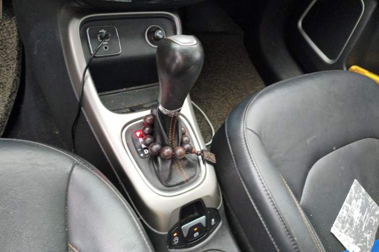 Used Jeep Compass 2017 200T Automatic Family Edition Gear Lever