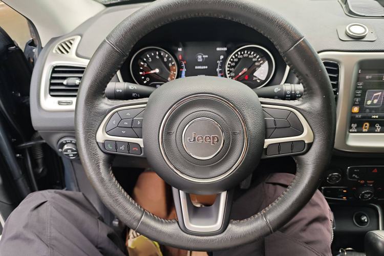 Used Jeep Compass 2017 200T Automatic Family Edition Interior 10