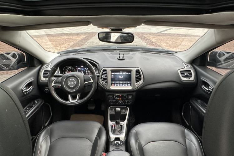 Used Jeep Compass 2017 200T Automatic Family Edition Interior 2