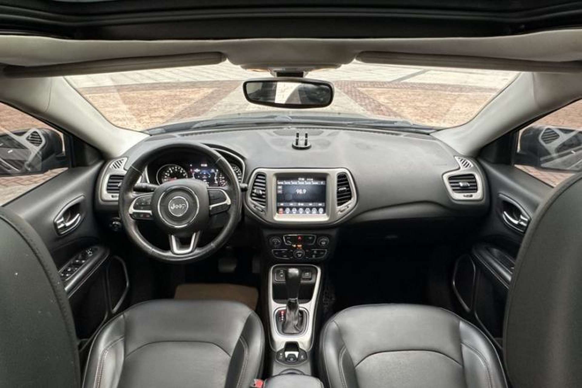 Used Jeep Compass 2017 200T Automatic Family Edition Interior 2