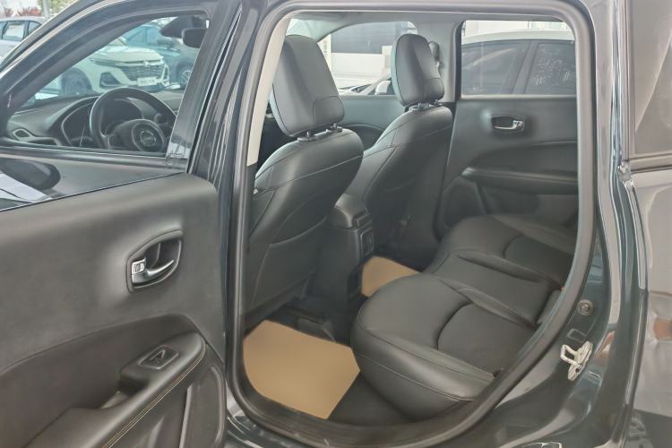 Used Jeep Compass 2017 200T Automatic Family Edition Interior 2