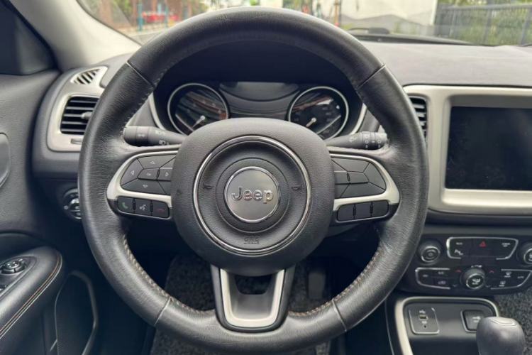 Used Jeep Compass 2017 200T Automatic Family Edition Interior 4