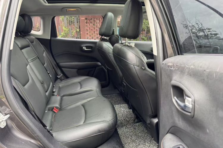 Used Jeep Compass 2017 200T Automatic Family Edition Interior 7