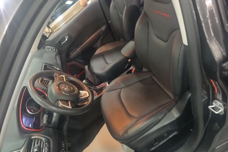 Used Jeep Compass 2017 200TS Automatic High-Performance All-Wheel Drive Edition Left Front Seat