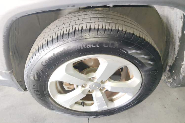 Used Jeep Compass 2017 200T Automatic Family Edition Left Front Wheel Hub