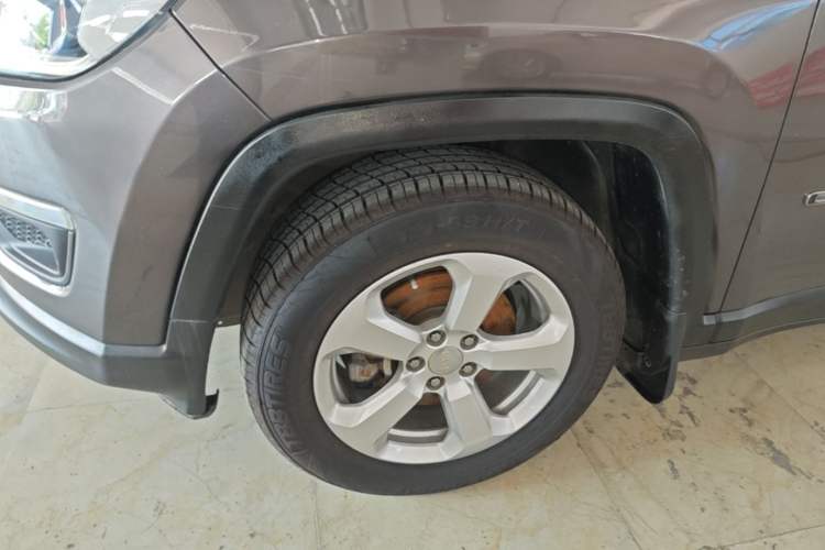 Used Jeep Compass 2017 200T Automatic Family Edition Left Front Wheel Hub