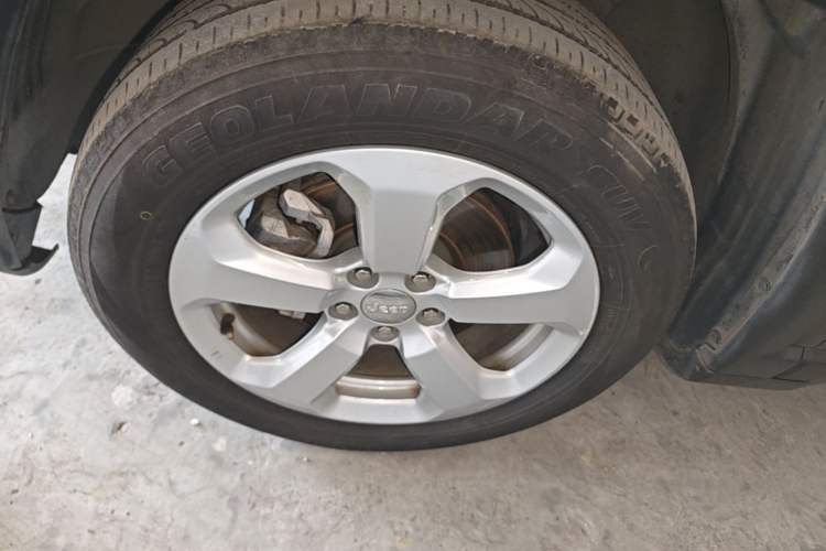 Used Jeep Compass 2017 200T Automatic Family Edition Left Front Wheel Hub