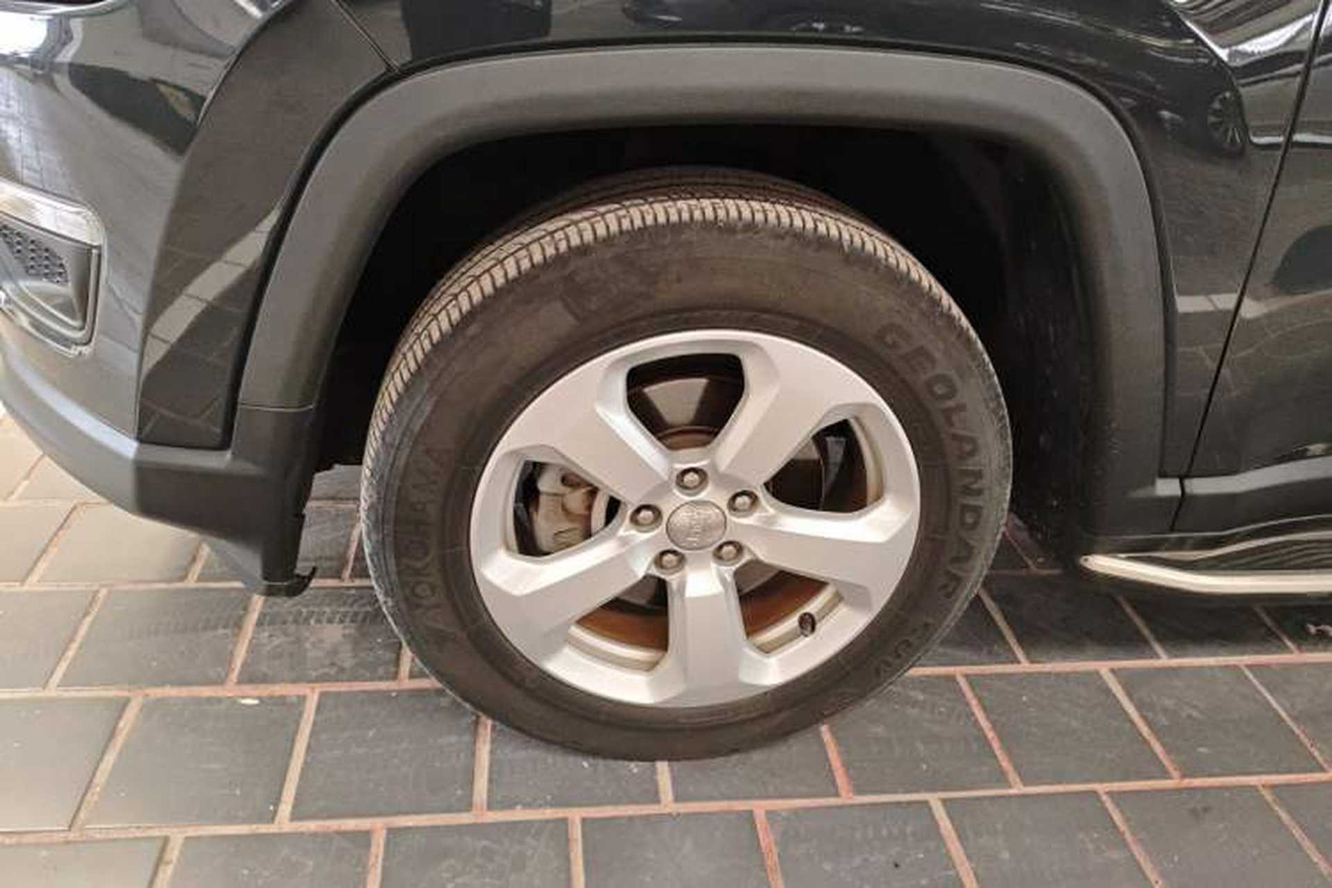 Used Jeep Compass 2017 200T Automatic Family Edition Left Front Wheel Hub