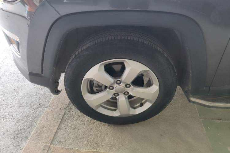 Used Jeep Compass 2017 200T Automatic Family Edition Left Front Wheel Hub