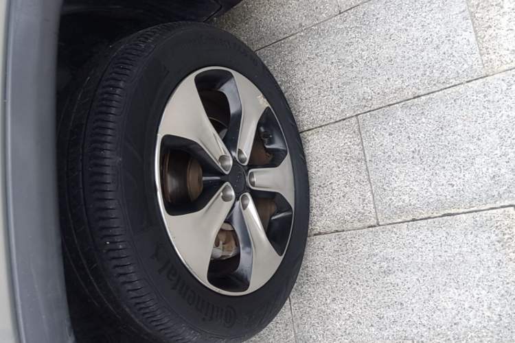Used Jeep Compass 2017 200T Automatic Prestige Four-Wheel Drive Edition Left Front Wheel Hub