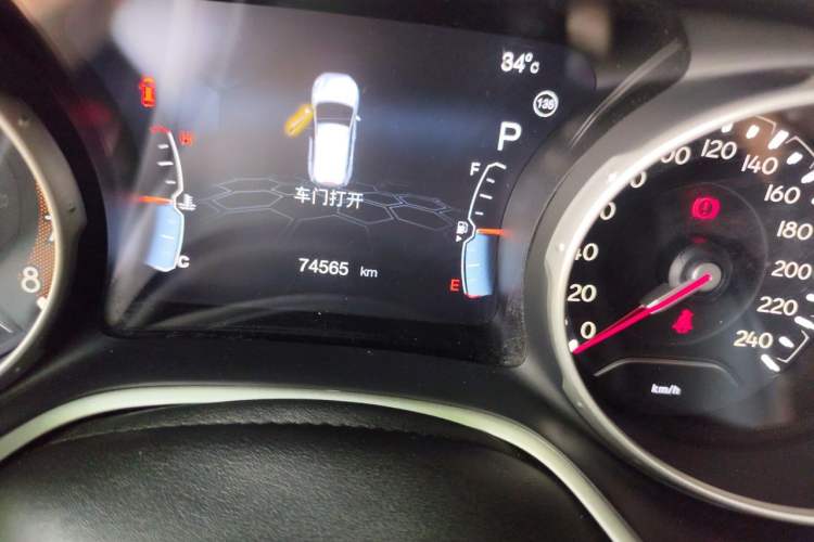 Used Jeep Compass 2017 200T Automatic Family Edition Odometer Close Up
