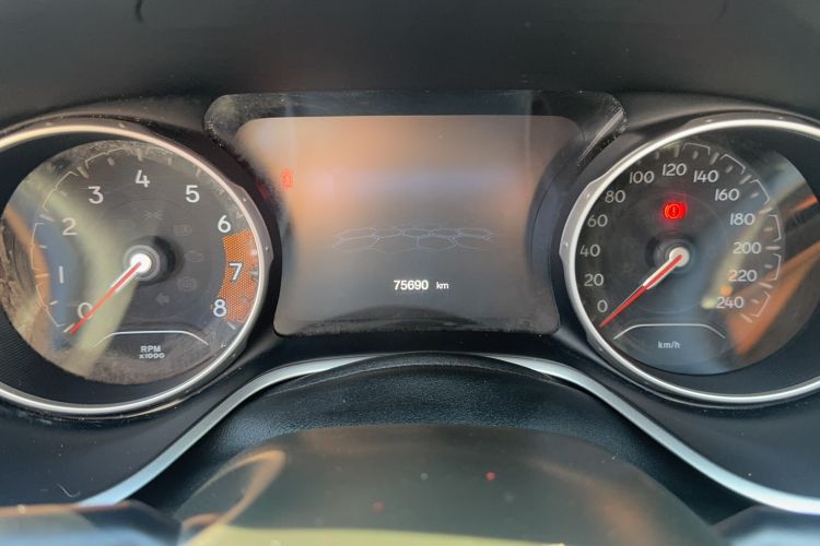 Used Jeep Compass 2017 200T Automatic Family Edition Odometer Close Up