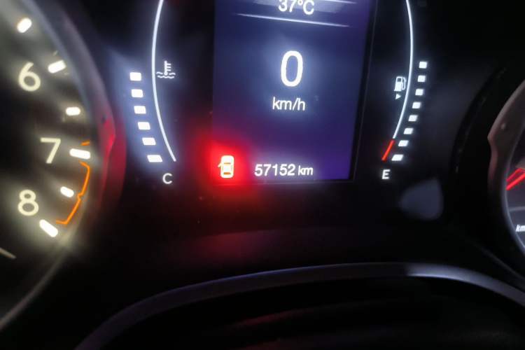 Used Jeep Compass 2017 200T Automatic Enjoyment Version Odometer Close Up