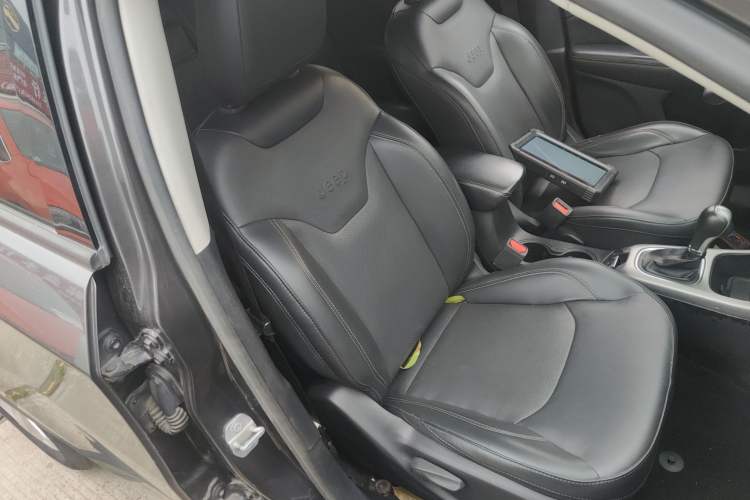 Used Jeep Compass 2017 200T Automatic Family Edition Right Front Seat