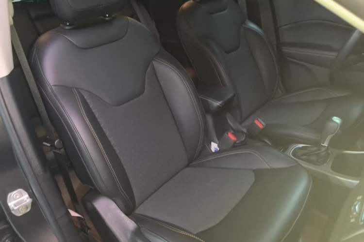 Used Jeep Compass 2017 200T Automatic Enjoyment Version Right Front Seat