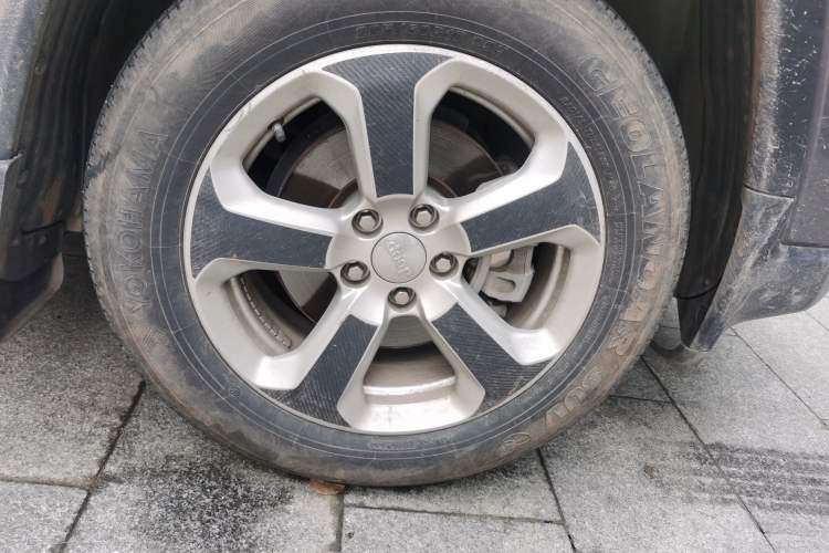 Used Jeep Compass 2017 200T Automatic Family Edition Right Front Wheel Hub