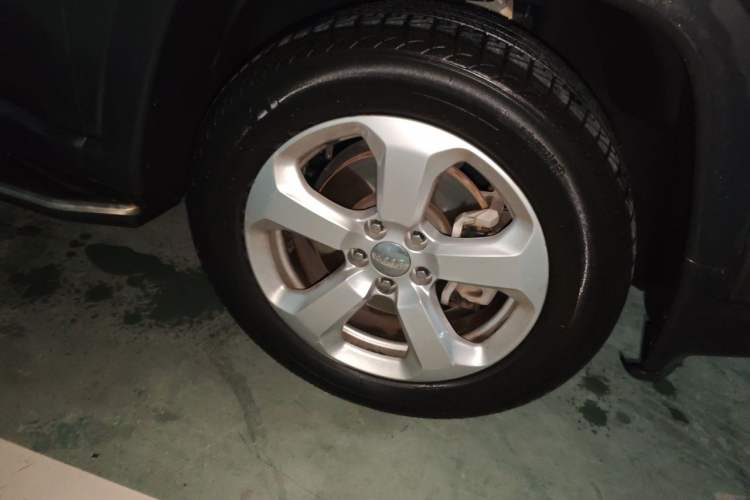 Used Jeep Compass 2017 200T Automatic Family Edition Right Front Wheel Hub