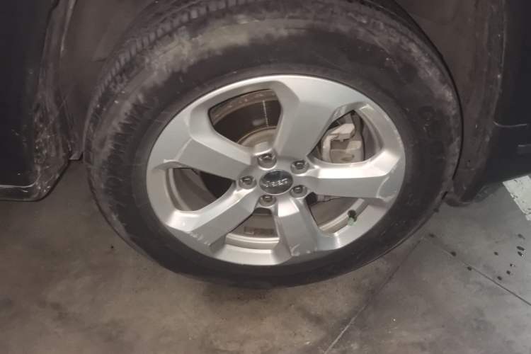 Used Jeep Compass 2017 200T Automatic Family Edition Right Front Wheel Hub