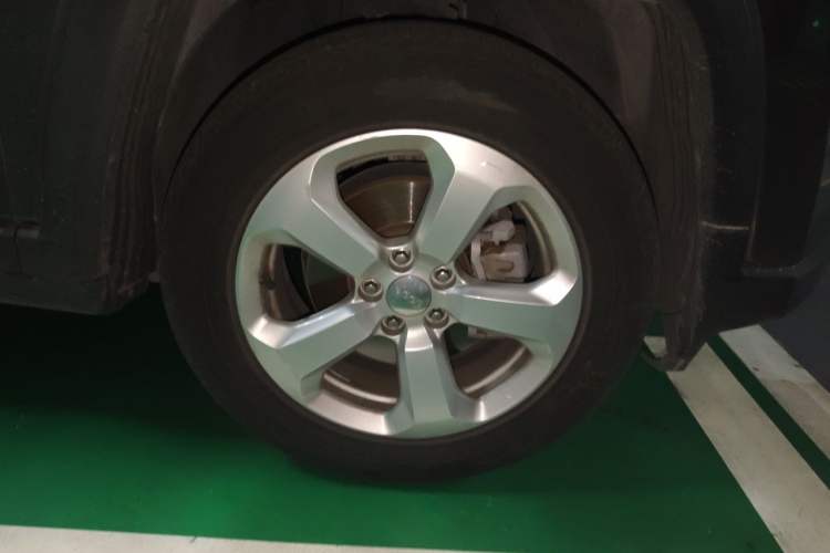 Used Jeep Compass 2017 200T Automatic Family Edition Right Front Wheel Hub