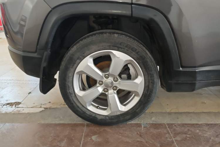 Used Jeep Compass 2017 200T Automatic Family Edition Right Rear Wheel Hub