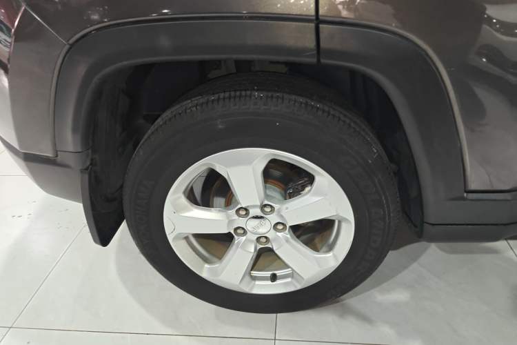 Used Jeep Compass 2017 200T Automatic Family Edition Right Rear Wheel Hub