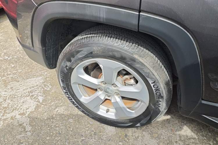Used Jeep Compass 2017 200T Automatic Family Edition Right Rear Wheel Hub