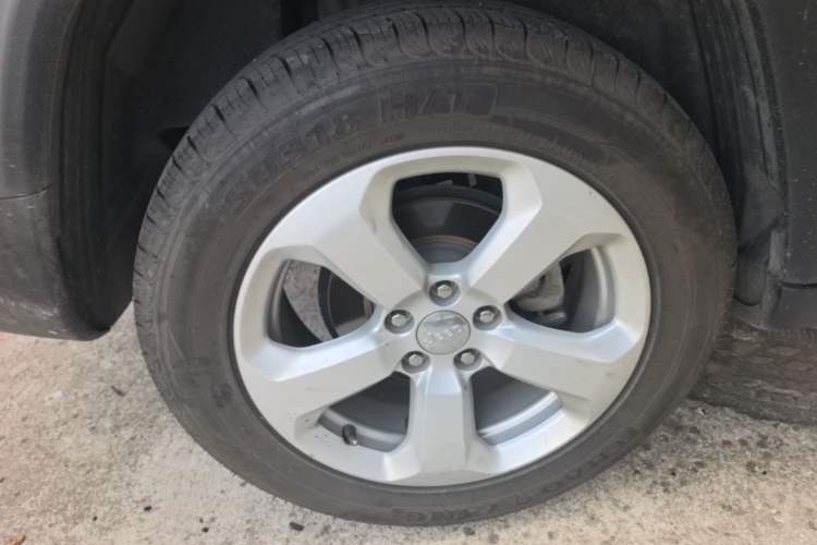 Used Jeep Compass 2017 200T Automatic Family Edition Right Rear Wheel Hub