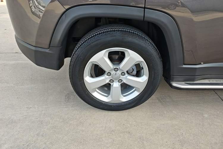Used Jeep Compass 2017 200T Automatic Family Edition Right Rear Wheel Hub