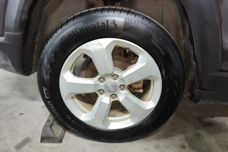 Used Jeep Compass 2017 200T Automatic Family Edition Right Rear Wheel Hub