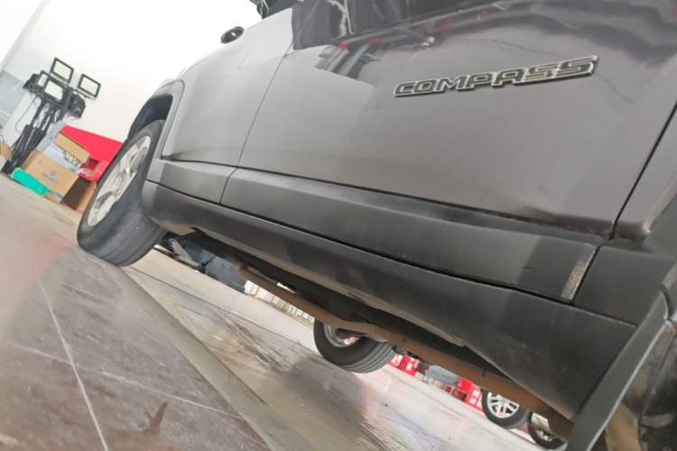Used Jeep Compass 2017 200T Automatic Family Edition Right Side Sill