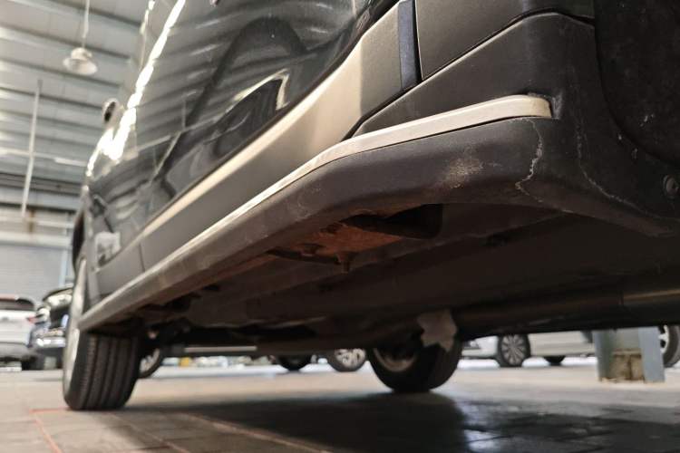 Used Jeep Compass 2017 200T Automatic Family Edition Right Side Sill