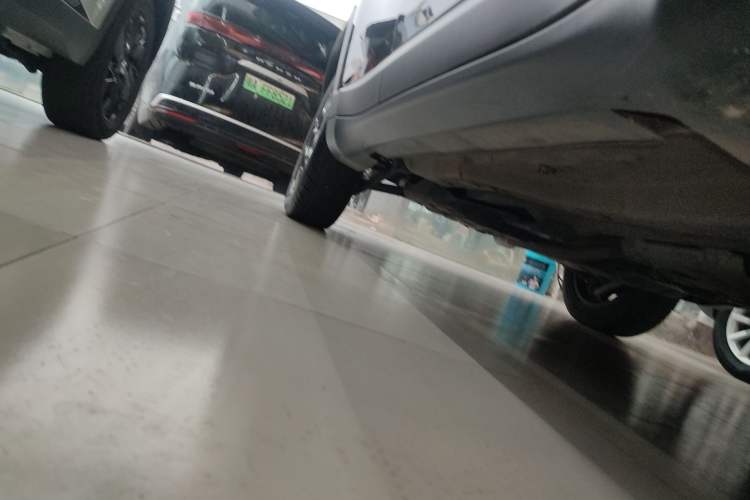 Used Jeep Compass 2017 200TS Automatic High-Performance All-Wheel Drive Edition Right Side Sill