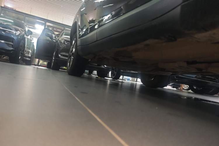 Used Jeep Compass 2017 200TS Automatic High-Performance All-Wheel Drive Edition Right Side Sill