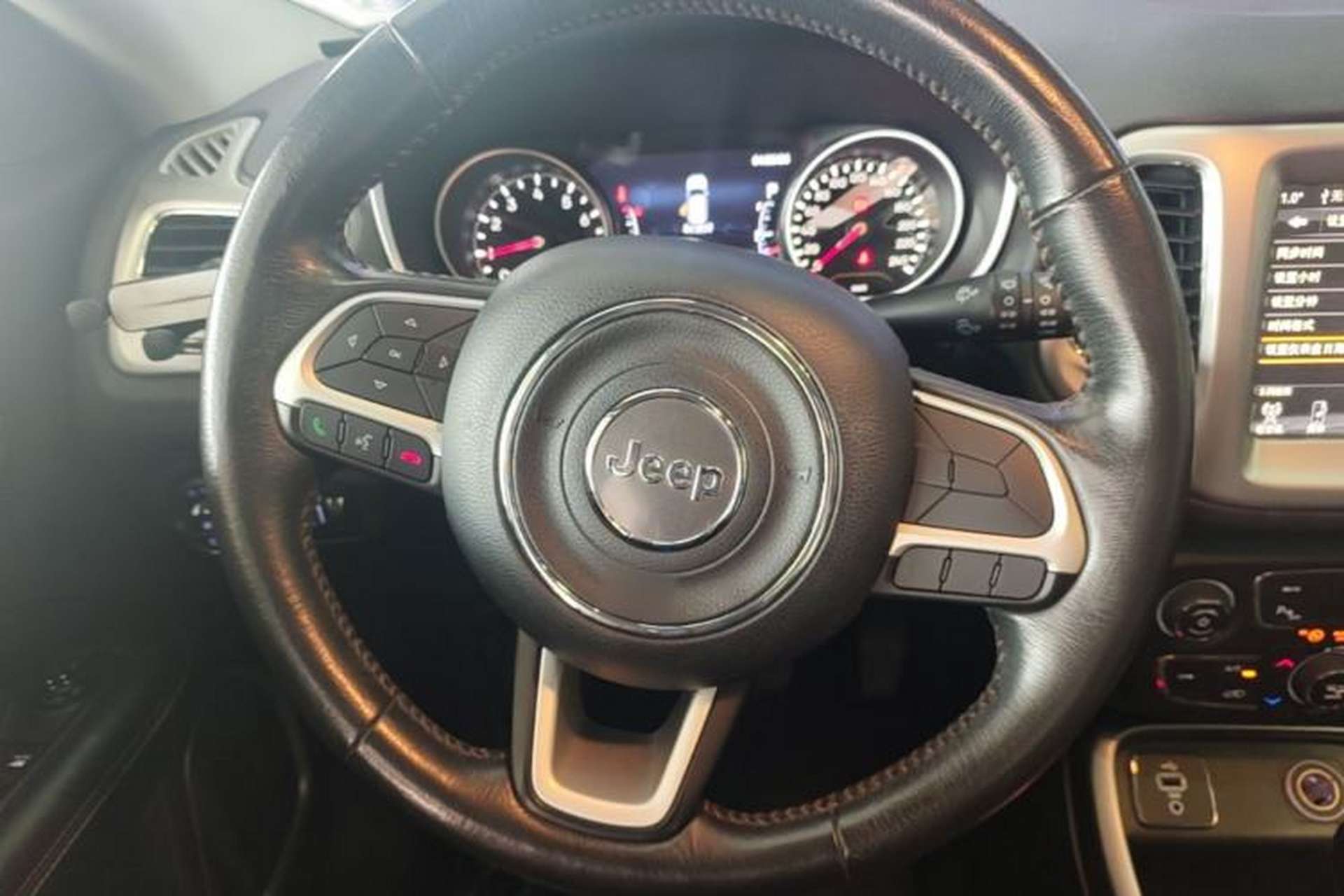 Used Jeep Compass 2017 200T Automatic Family Edition Steering Wheel