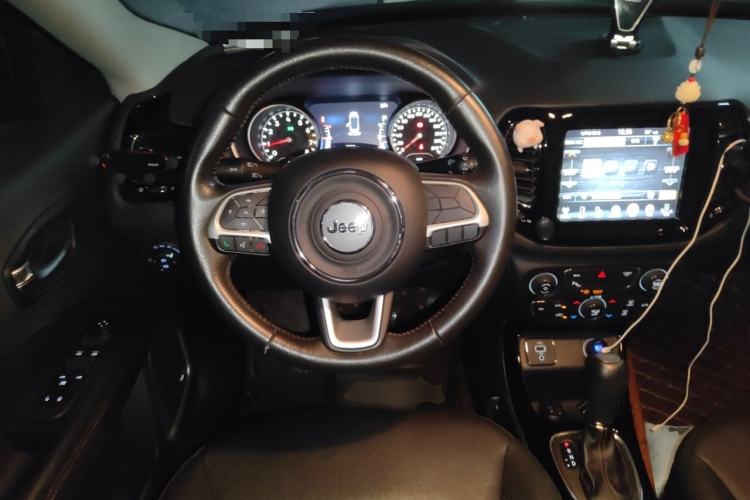 Used Jeep Compass 2017 200T Automatic Prestige Edition Steering Wheel