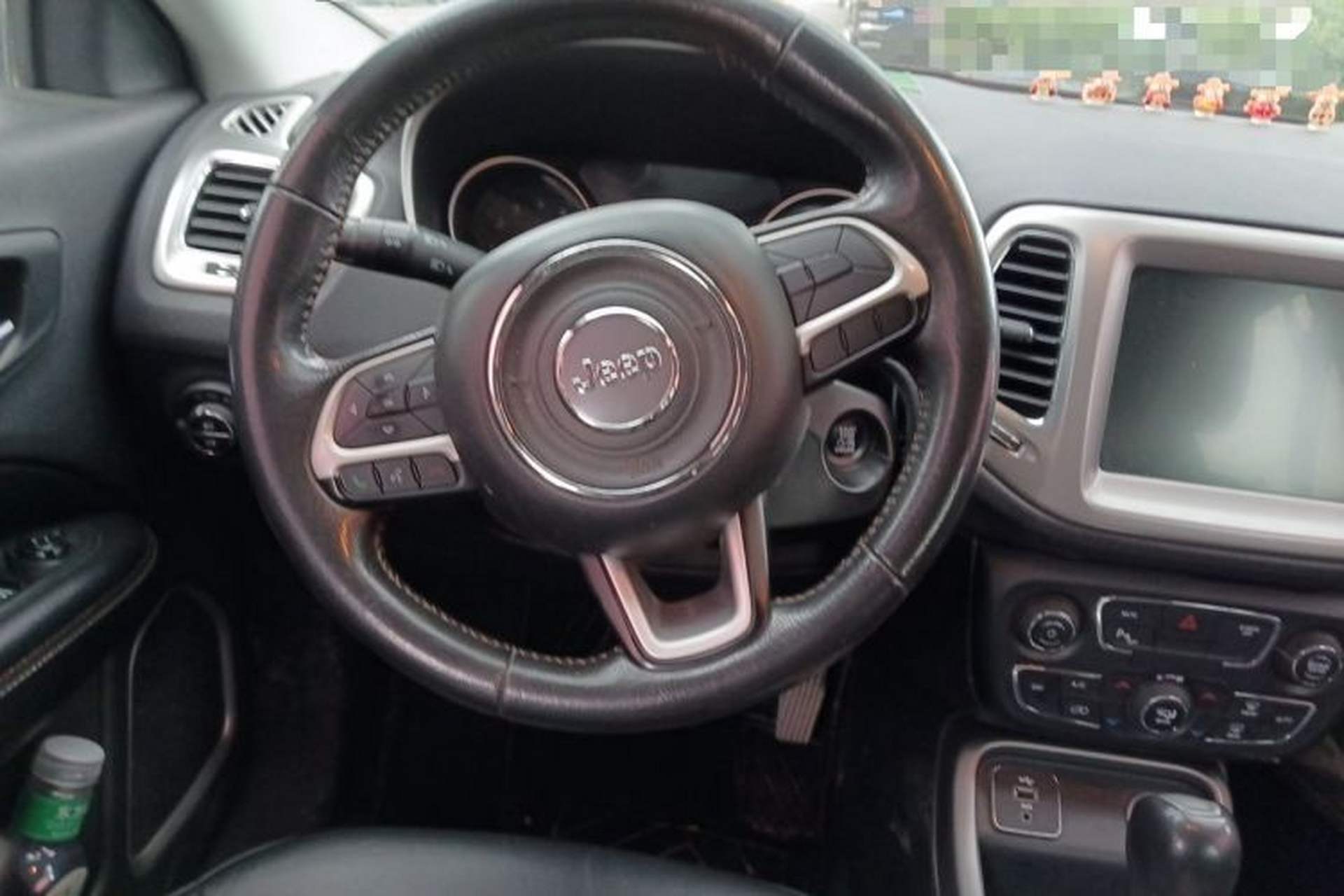 Used Jeep Compass 2017 200T Automatic Family Edition Steering Wheel