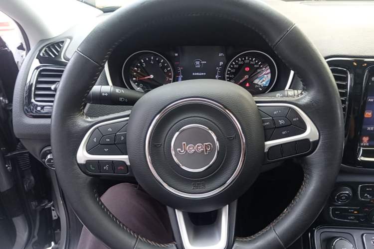 Used Jeep Compass 2017 200T Automatic Prestige Four-Wheel Drive Edition Steering Wheel