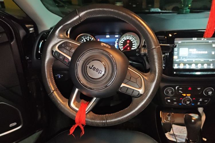 Used Jeep Compass 2017 200T Automatic Prestige Edition Steering Wheel