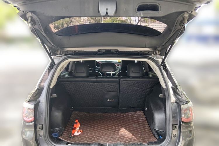 Used Jeep Compass 2017 200T Automatic Family Edition Trunk