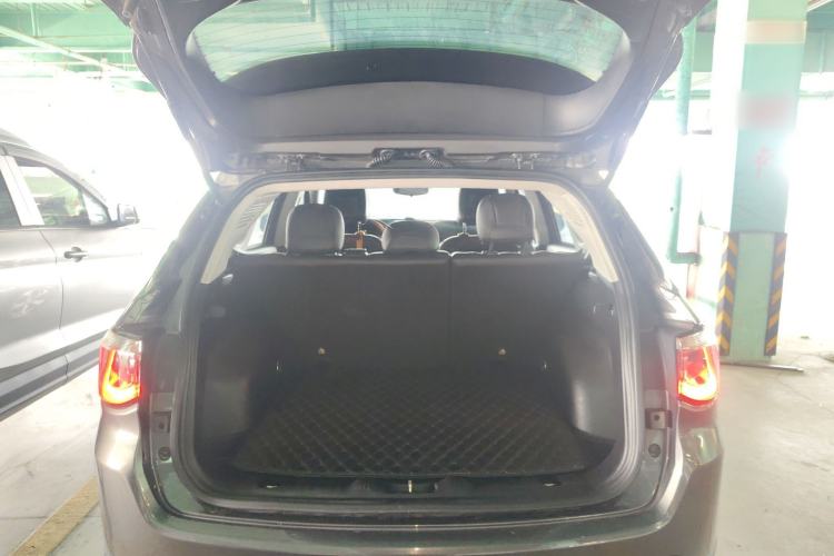 Used Jeep Compass 2017 200T Automatic Family Edition Trunk