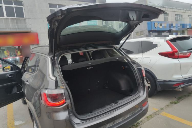 Used Jeep Compass 2017 200T Automatic Family Edition Trunk