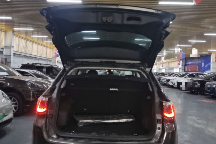 Used Jeep Compass 2017 200T Automatic Family Edition Trunk