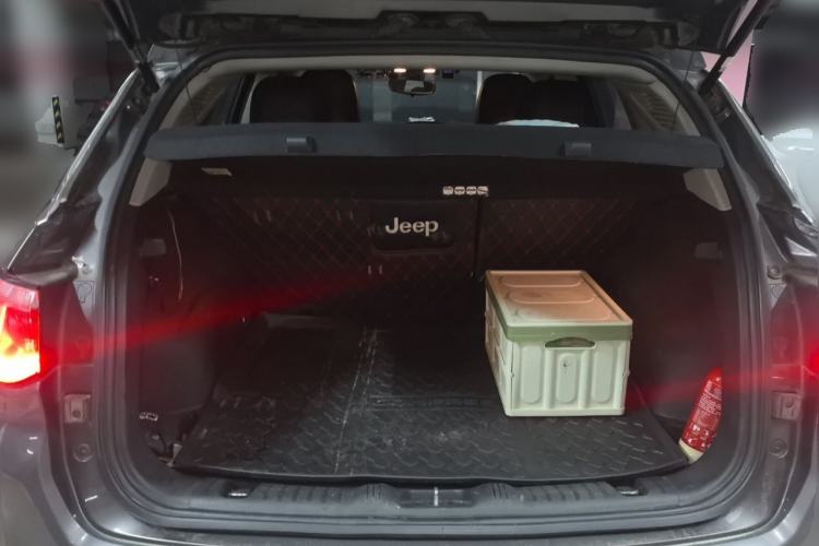 Used Jeep Compass 2017 200T Automatic Family Edition Trunk