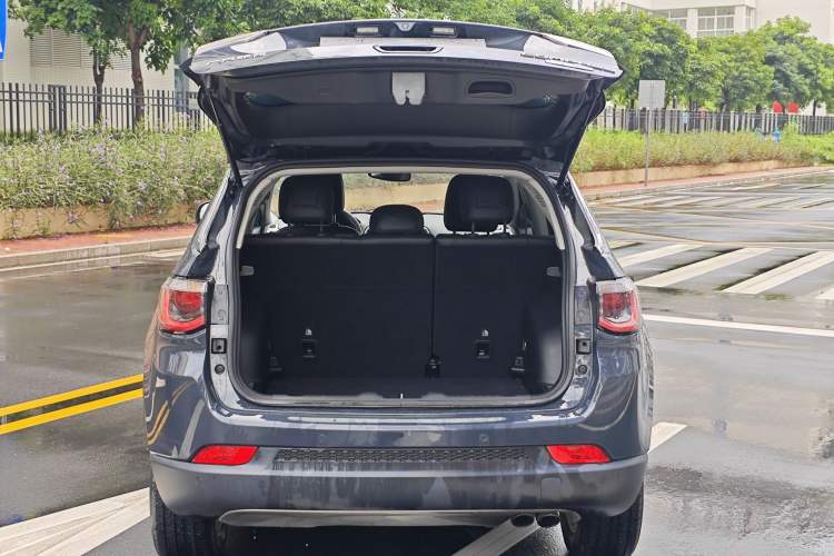 Used Jeep Compass 2017 200T Automatic Family Edition Trunk