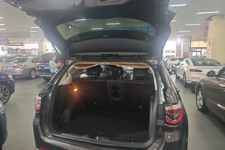 Used Jeep Compass 2017 200TS Automatic High-Performance All-Wheel Drive Edition Trunk