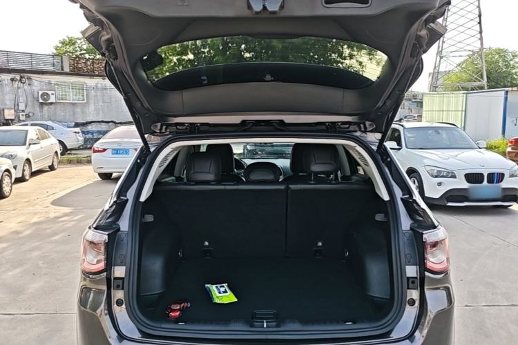 Used Jeep Compass 2017 200T Automatic Family Edition Trunk